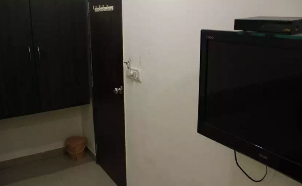 Oyo 49867 Hotel Kalpana Residency Mumbai Exterior foto